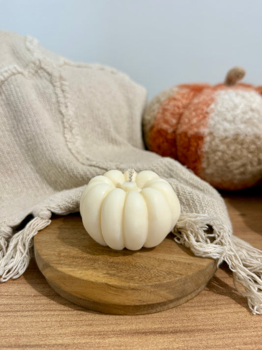 Chunky pumpkin candle