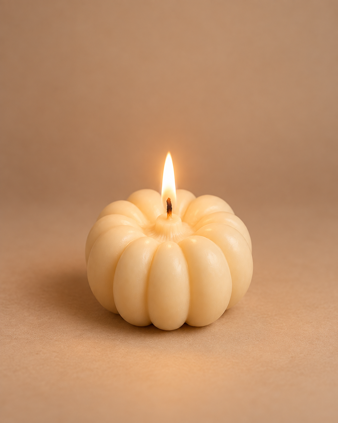 Chunky pumpkin candle