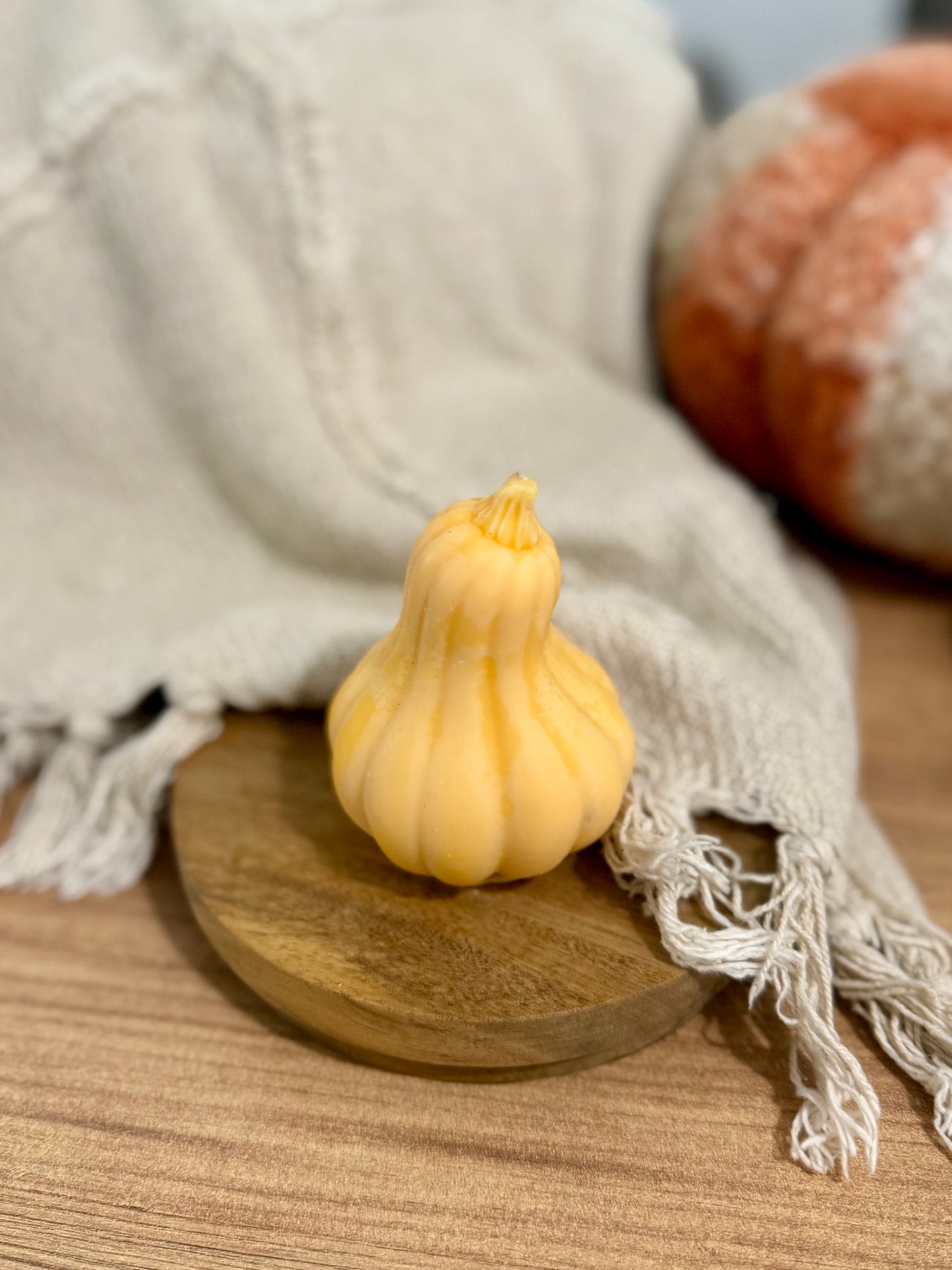 Hervest pumpkin candle